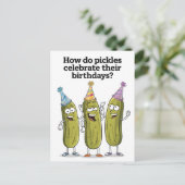 Carte Postale Comment les cornichons célèbrent-ils leur annivers (Debout devant)