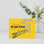 Carte Postale Comment savez-vous que vous n'êtes pas un zombie ? (Debout devant)
