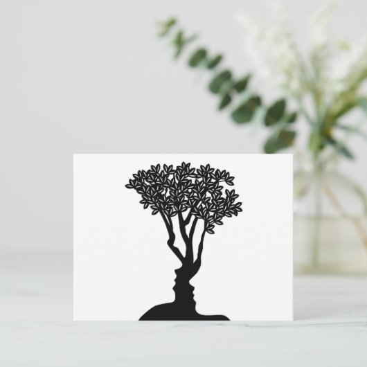 Carte Postale Concept d'illusion d'optique de visages d'arbres (Debout devant)