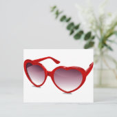 Carte Postale Conception de lunettes de soleil en forme de coeur (Debout devant)
