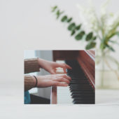 Carte Postale Conception de piano jolie (Debout devant)