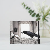 Carte Postale Corbeau regardant Poe endormi (Debout devant)
