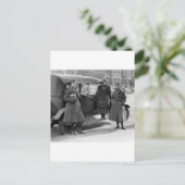 Carte Postale Corps de radio féminin : 1919 (Debout devant)