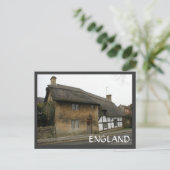 Carte Postale Cottage à chaume (Debout devant)