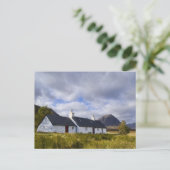 Carte Postale Cottage Blackrock, Glencoe (Debout devant)