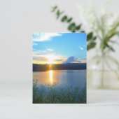 Carte Postale Coucher de soleil bleu sur le lac (Debout devant)