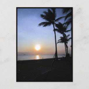 Carte Postale coucher de soleil sur la baie de manille aux palmi