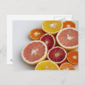 Carte Postale Couper les oranges sur la table (Devant / Derrière)