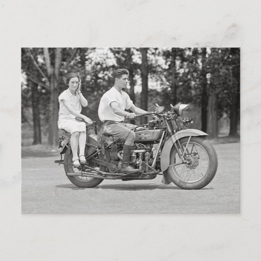 Carte Postale Couple à moto, 1928 (Devant)