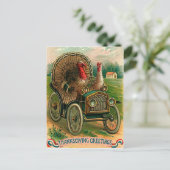 Carte Postale Couple de dindes sur une voiture classique, drôle (Debout devant)