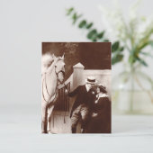 Carte Postale Couple romantique avec Cheval gris (Debout devant)