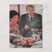 Carte Postale Couple Vintage Heureux Mangeant (Devant)