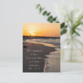 Carte Postale Couple Walking Beach At Sunrise John (Debout devant)