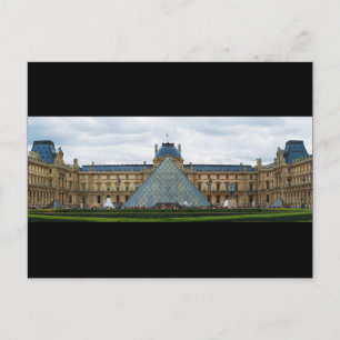 Carte Postale Cour du Musée du Louvre avec la Pyramide