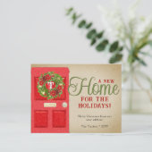 Carte Postale Couronne de monogramme de Noël sur porte rouge en  (Debout devant)