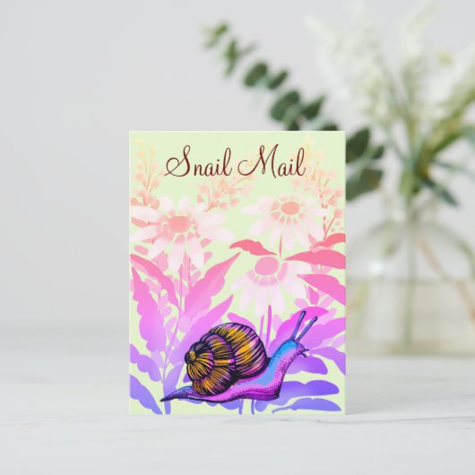 Carte Postale courrier d'escargot coloré (Debout devant)