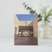 Carte Postale Courtyard en pierre historique (Debout devant)