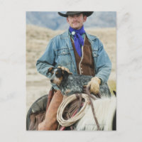 Cowboy et chien à cheval