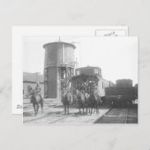 Carte Postale Cowboys à cheval posant devant un train (Devant / Derrière)