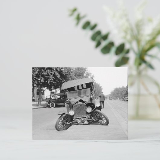 Carte Postale Crashed Vintage Car, 1922 (Debout devant)