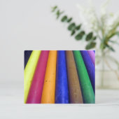 Carte Postale Crayons colorés (Debout devant)