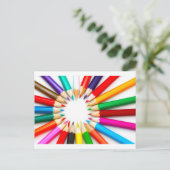 Carte Postale Crayons de couleur (Debout devant)