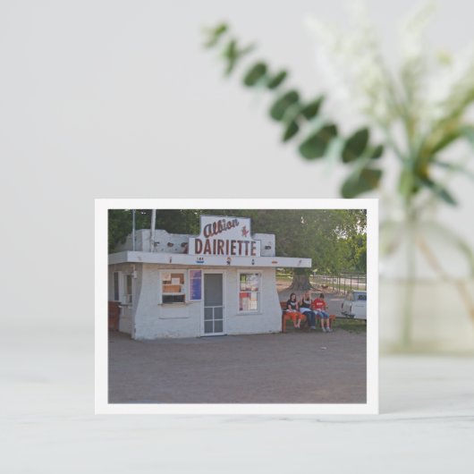 CARTE POSTALE CRÈME DE GLACE (Debout devant)