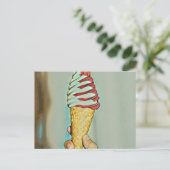 Carte Postale Crème glacée au chocolat (Debout devant)