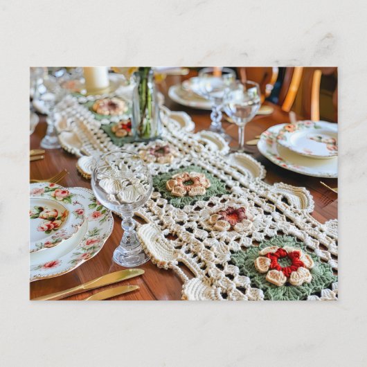 Carte Postale Crocheted Granny Square Table Runner on a Festivel (Devant)