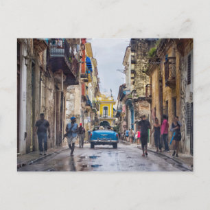 Carte Postale Croiser les rues de La Havane en voiture d'époque