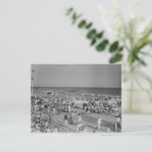 Carte Postale Crowd Beach (Debout devant)