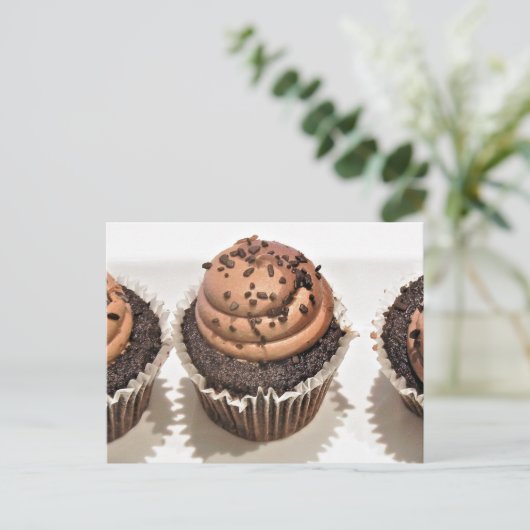 Carte postale Cupcake au chocolat (Debout devant)