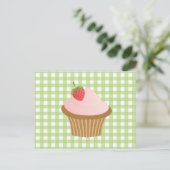Carte Postale Cupcake au chocolat aux fraises (Debout devant)