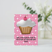 Carte Postale Cupcake coupé avec cerise rose sur le dessus (Debout devant)