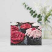 Carte Postale Cupcakes rouge et rose (Debout devant)
