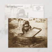 Carte Postale Curieux Eskimo enfant avec lavabo (Devant / Derrière)