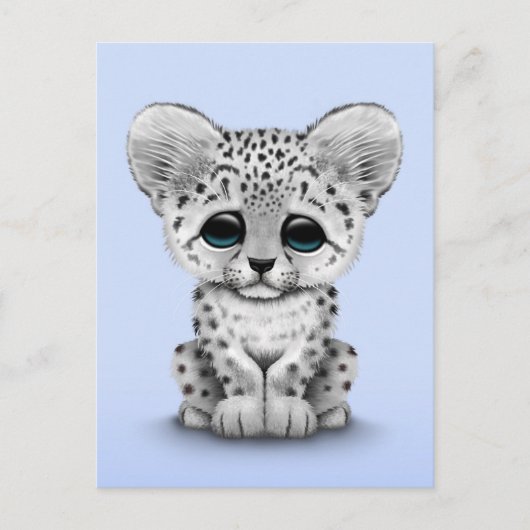 Carte Postale Cute Baby Snow Leopard Cub sur Bleu clair (Devant)