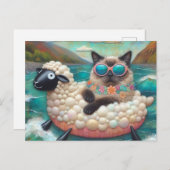 Carte Postale Cute chat avec sur le mouton Floatie dans Mountain (Devant / Derrière)