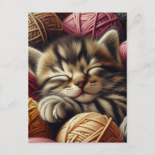 Carte Postale Cute Grey Kitten Napping dans les boules de fils