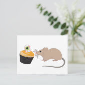 Carte Postale Cute souris manger Halloween Eyeball Cupcake (Debout devant)
