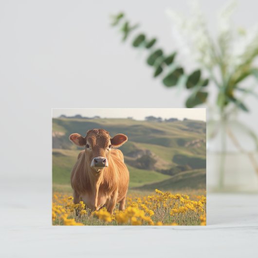 Carte Postale Cute Vache Laitière Jaune Fleurs sauvages (Debout devant)