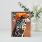 Carte Postale Cute Zebra portant des fleurs orange (Debout devant)