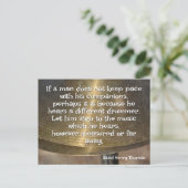 Carte Postale Cymbale de citation de Thoreau, batteur différent (Debout devant)