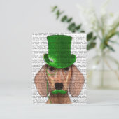 Carte Postale Dachshund avec chapeau vert et moustache (Debout devant)