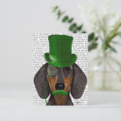 Carte Postale Dachshund avec Chapeau Vert Haut Chapeau Noir Tan (Debout devant)