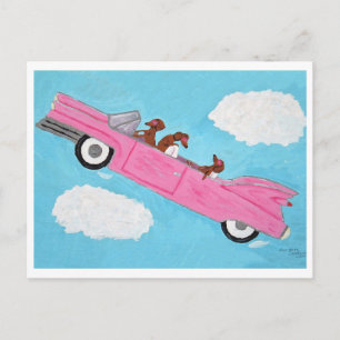 Carte Postale Dachshunds dans une décapotable rose dans le ciel