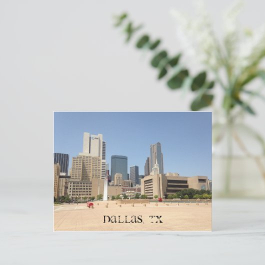 CARTE POSTALE "DALLAS, TX" (Debout devant)
