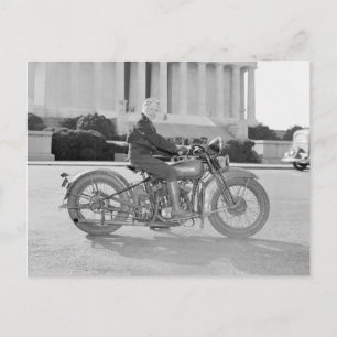 Carte Postale Dame à moto, 1937
