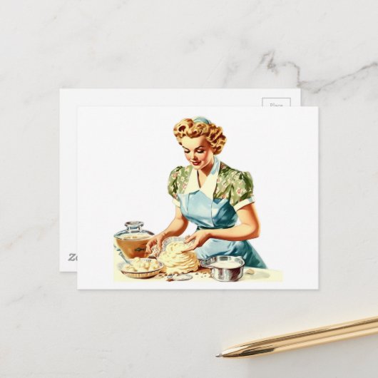Carte Postale Dame Rétro en Cuisine (Devant/Arrière en situation)