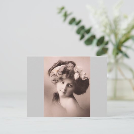 Carte Postale Dame vintage Circa 1900 (Debout devant)